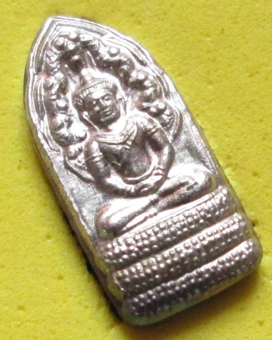 พระปรกใบมะขามรุ่น 1 หลวงพ่อมี วัดม่วงคัน เนื้อเงิน