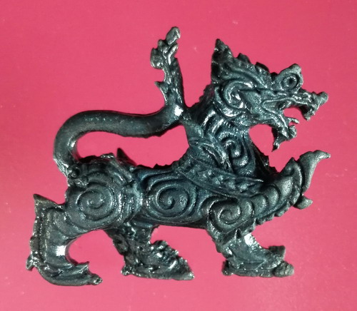 สิงห์มหามงคล หลวงพ่อเพี้ยน วัดเกริ่นกฐิน ลพบุรี ปี 2548 เนื้อทองแดงรมดำ