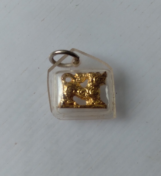 สิงห์กะไหล่เลี่ยมพลาสติก