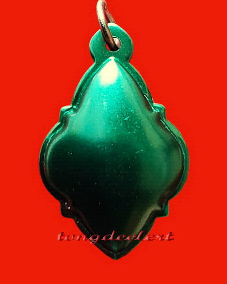 พระปางอุ้มบาตร(พระประจำวันพุธ) หลวงปู่ทิม วัดละหารไร่ จ.ระยอ ง ปี 2517 สวยมากค่ะ 