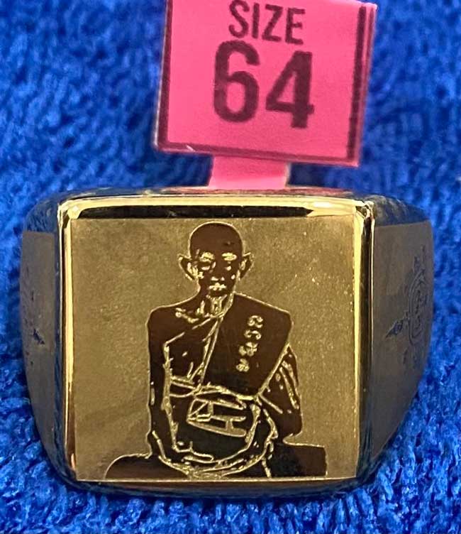 แหวน หลวงพ่อรวย วัดตะโก จ.อยุธยา งานจิวรี่ ชุบน้ำทอง ยิงเลเซอร์ ไซด์ 64 สวยๆ ครับ