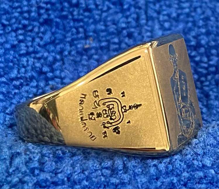 แหวน หลวงพ่อรวย วัดตะโก จ.อยุธยา งานจิวรี่ ชุบน้ำทอง ยิงเลเซอร์ ไซด์ 64 สวยๆ ครับ