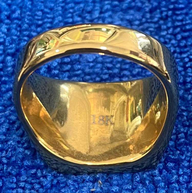 แหวน หลวงพ่อรวย วัดตะโก จ.อยุธยา งานจิวรี่ ชุบน้ำทอง ยิงเลเซอร์ ไซด์ 64 สวยๆ ครับ