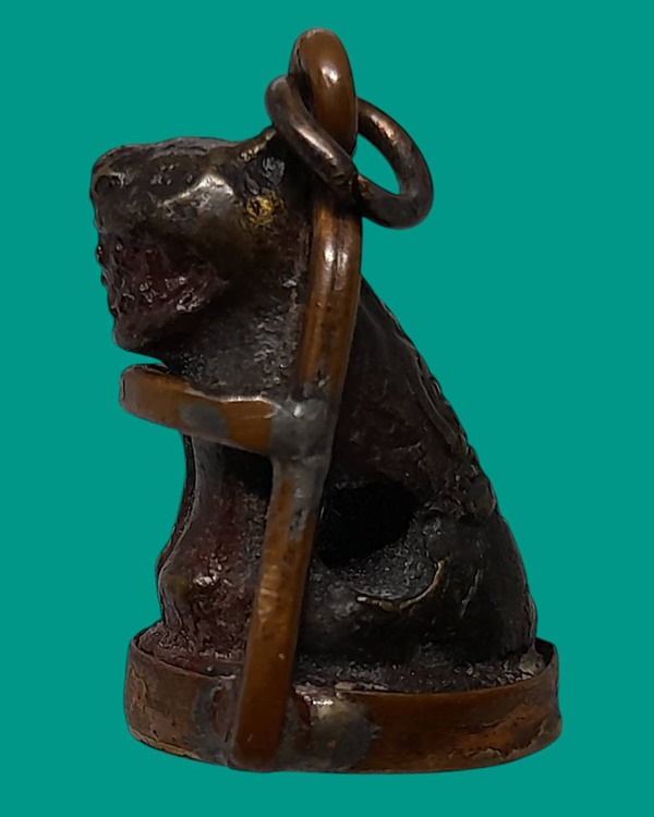 เสือหลวงพ่อปาน วัดมงคลโคธาวาส (วัดบางเหี้ย) จ.สมุทรปราการ ปี 2527 เนื้อนวะโลหะ