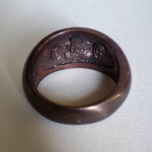 เขาอ้อ มงคลจักรวาลพุทธาคมเขาอ้อปี 45 แหวนปลอกมีด *** เนื้อนว ะโลหะแก่เงิน**ท่านขุนพันธ์ฯเป็นเจ้าพิธี