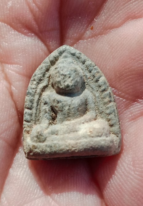 หลวงพ่อโตวัดรางจระเข้ จ.พระนครศรีอยุธยา เนื้อผงใบลาน พิมพ์เล็ก