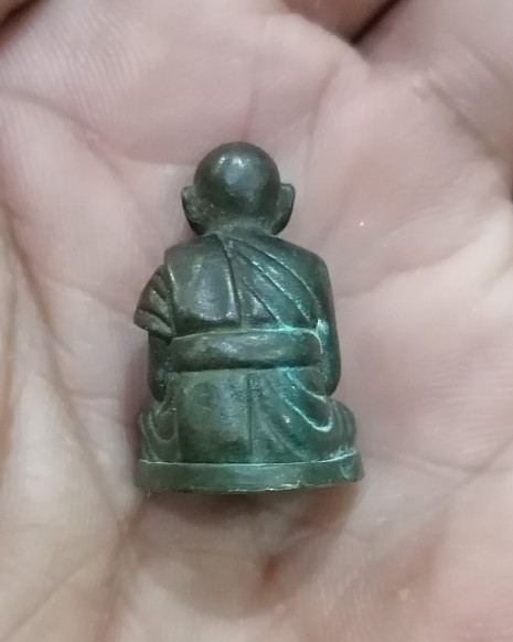 รูปหล่อหลวงปู่นาค วัดมะม่วง จ.ตราด  รุ่นแรก  เนื้อนวะ