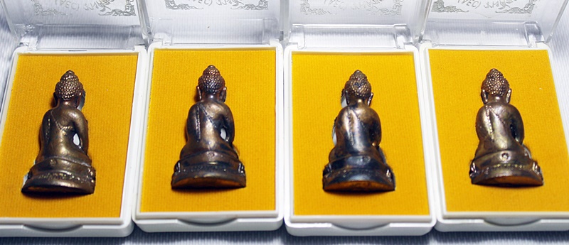 A560พระกริ่งรุ่นแรก หลวงปู่พวง ธมฺมทีโป วัดดอนขนุน(ถ้ำฮ้าน) จ.หนองคาย ปี 2558 จำนวน 4 องค์
