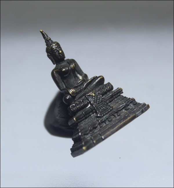 A112พระมงคลบพิตร อยุธยา พระรูปหล่อ พิมพ์ลอยองค์ฐานสูง เนื้อทองแดง อุดกริ่ง