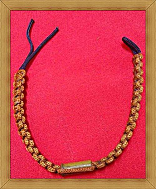 เชือกพร้อมตระกรุดคล้องคอพร้อมเหรียญพระพุทธสามพี่น้องวัดบางพลีใหญ่เชือกพร้อมตระกรุดคล้องคอพร้อมเหรียญ