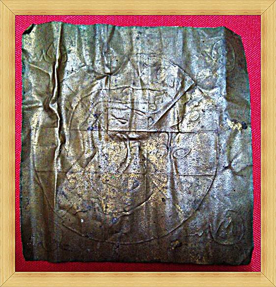 เชือกพร้อมตระกรุดคล้องคอพร้อมเหรียญพระพุทธสามพี่น้องวัดบางพลีใหญ่เชือกพร้อมตระกรุดคล้องคอพร้อมเหรียญ