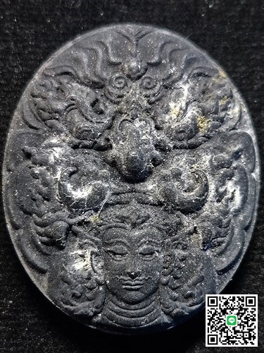 วัดในเตา จ.ตรัง เทพพญาราหูคุ้มดวง พระอาจารย์ประสูติ รุ่นเจริญทรัพย์   ปี 2556 เนื้อผงว่านดำ