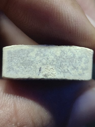 วัดพิกุลทอง จ.สิงห์บุรี  พระสมเด็จหลังรูปเหมือนหลวงพ่อแพ พิมพ์พระประธาน เนื้อผงเกสร ปี2534