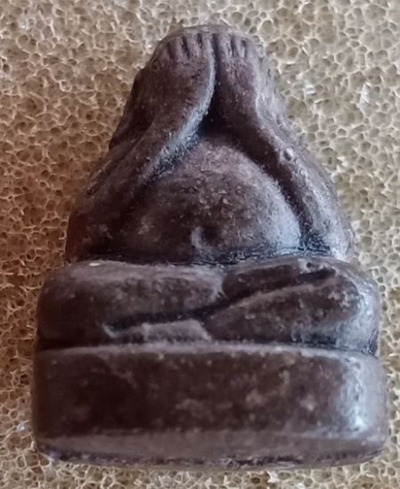 พระปิดตาหลวงพ่อสวัสดิ์ วัดเม้าสุขา เคาะเดียว