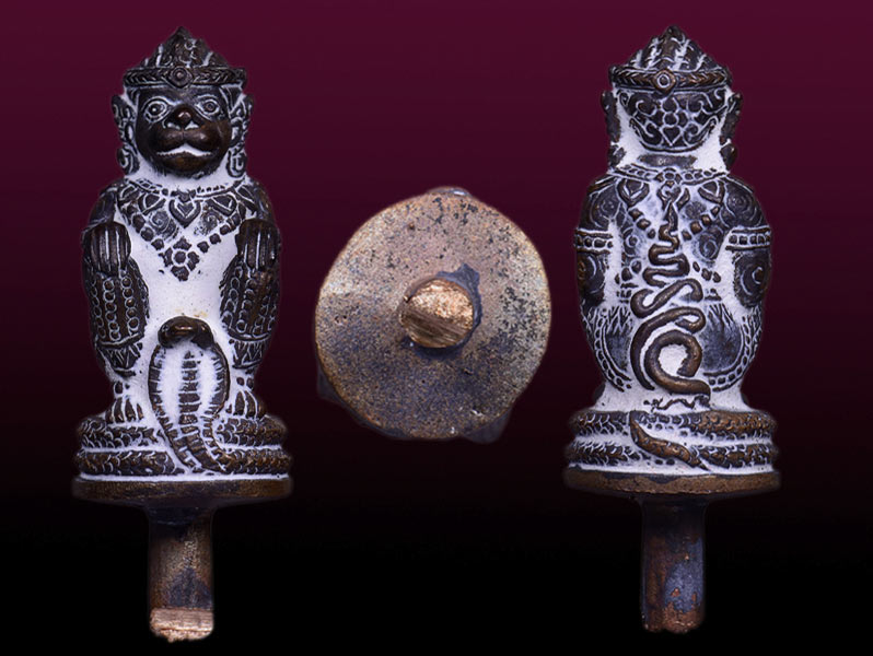 รูปหล่อหนุมานรุ่นแรก เนื้อนวะโลหะ ตัดช่อ จากเลข9  พระอาจารย์นะดี อินทปัญโญ วัดเนินสาธารณ์ อุทัยธานี 