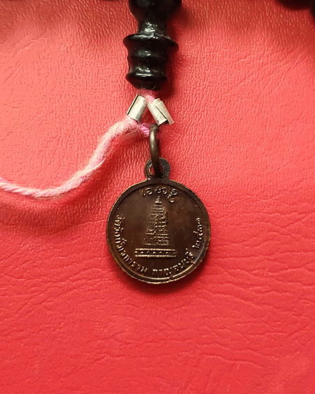 ประคำผงว่านเกสร108 รุ่นแรก หลวงพ่ออุตตมะ วัดวังก์วิเวการาม จ.กาญจนบุรี มีเหรียญห้อยปลายประคำด้วยค่ะ