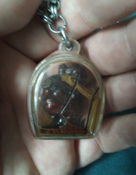 ชูชกไม้แกะ+ ตะกรุดสาริกาคู่+เคลือเขาหลง+โค๊ตหลังนะ