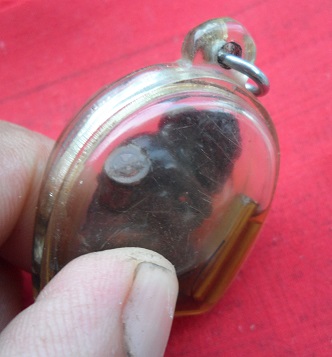 ชูชกไม้แกะ+ ตะกรุดสาริกาคู่+เคลือเขาหลง+โค๊ตหลังนะ