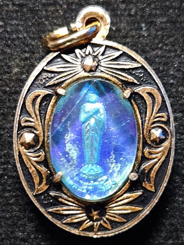  ล็อกเก็ต พระธาตุดอยสุเทพล เชียงใหม่ หลัง พระประจำวันศุกร์