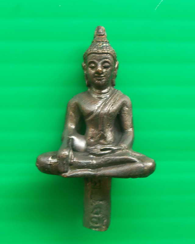 พระยอดธงรุ่น๑หลวงพ่อจ้อย วัดศรีอุทุมพร ปี 2549 จ.นครสวรรค์พร้อมกล่องเดิมๆจากวัด