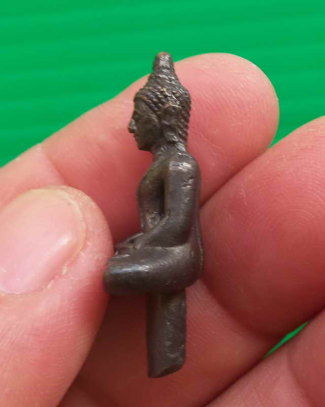 พระยอดธงรุ่น๑หลวงพ่อจ้อย วัดศรีอุทุมพร ปี 2549 จ.นครสวรรค์พร้อมกล่องเดิมๆจากวัด