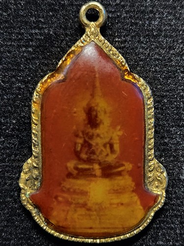 ล็อกเก็ตพระแก้วมรกต ที่ระลึกงานสมโภชกรุงรัตนโกสินทร์ 200 ปี สร้างปี 2525