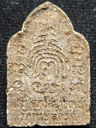 วัดโมลีโลกยาราม (วัดท้ายตลาด) กทม ปิดตาผสมผงกรุเก่า รุ่นบูรณะพระอุโบสถ  2535