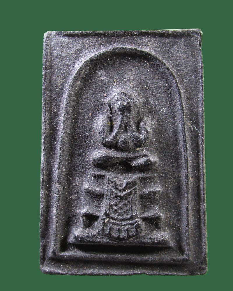 พระปิดตาฐานผ้าทิพย์ หลังยันต์นูน  ท่านเจ้าคุณนรฯ ออกวัดศีลขันธาราม จ.อ่างทอง ปี 2513