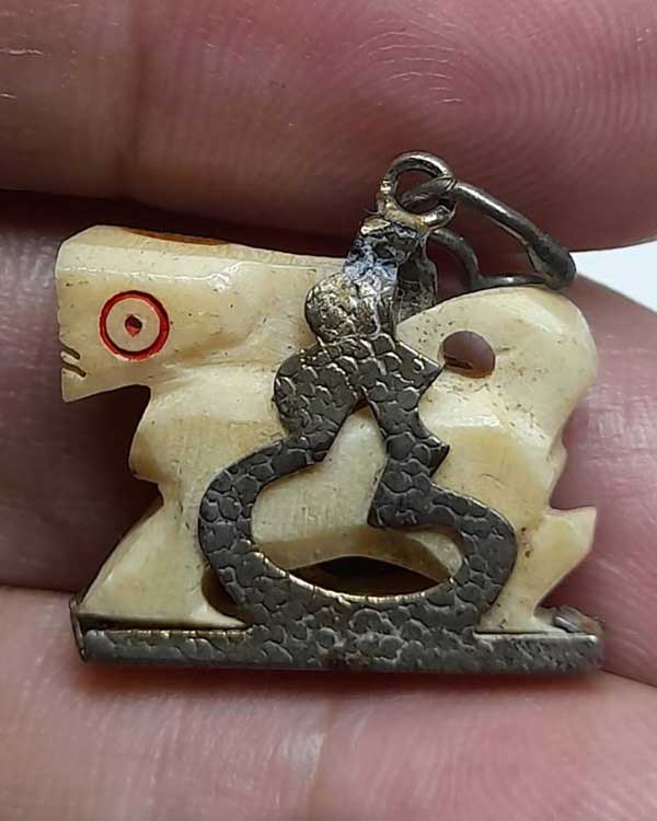 สิงห์สาริกา ตาแดง กระเช้าเดิมวัด