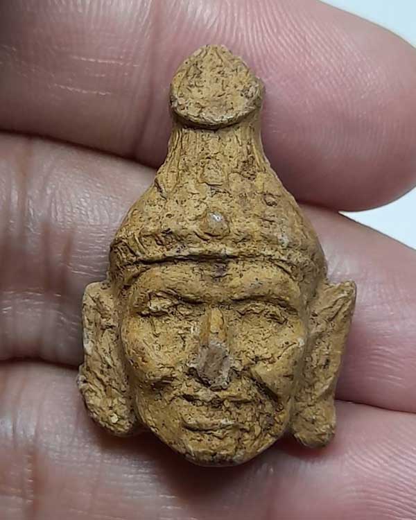 เศียรบรมครูปู่ฤาษี (พ่อแก่) หลังยันต์หมึก ไม่ทราบสำนักครับ