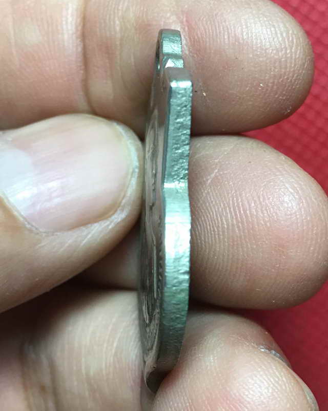 เหรียญ 3 รอบมหาราช เนื้ออัลปาก้า สร้างปี พ.ศ.๒๕๐๖ (เคาะเดียวแดง)