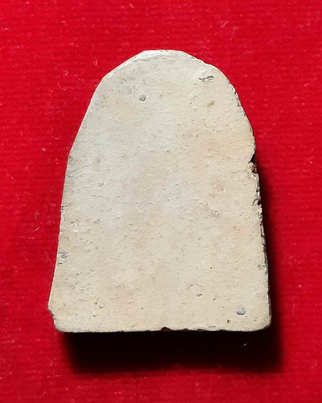 รูปเหมือนเนื้อดินผสมผงรุ่นแรกหลวงพ่อทองอยู่ วัดเกยไชยเหนือ