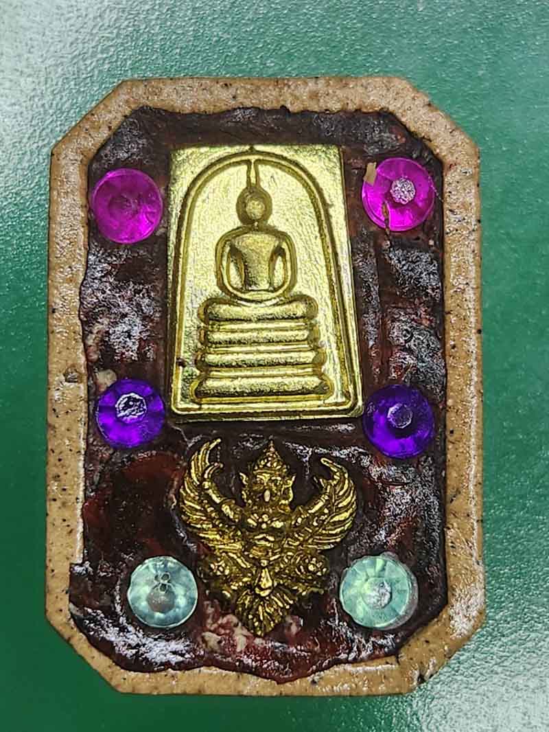หลวงปู่มหาศิลาพระสมเด็จพิมพ์สองหน้า(ทรงหนุมาน)ตะกุดทองฝาบาตร ด้านหลังท้าวเวสสุวรรณ พญาครุฑ ปี 2567