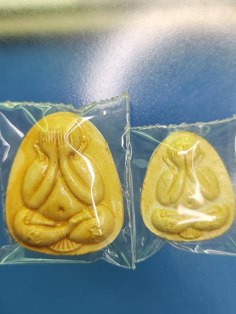 จัดชุด 2 องค์ พระปิดตา รุ่นบุญรวยพ่อแม่ หลวงปู่ทิม วัดพระขาว จ.พระนครศรีอยุธยา พิมพ์เล็ก พิมพ์ใหญ่