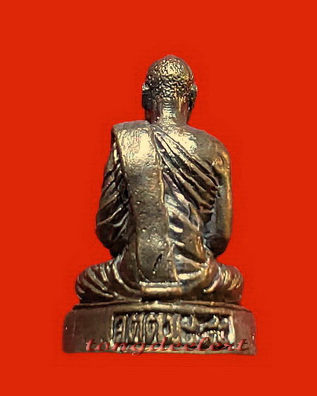 รูปหล่อหลวงพ่ออุตตมะ วัดวังก์วิเวการาม จ.กาญจนบุรี รุ่น 7 รอบ เนื้อนวโลหะ สวยมากค่ะ