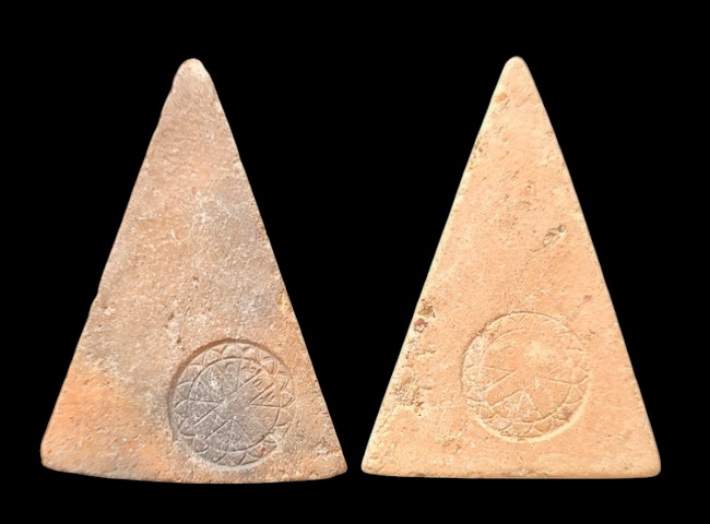 เคาะแรกแดง..นางพญาเนื้อดินเผาอาจารย์ถนอม รวม ๒ องค์..วัดนางพญา จ.พิษณุโลก / จัดส่ง ems