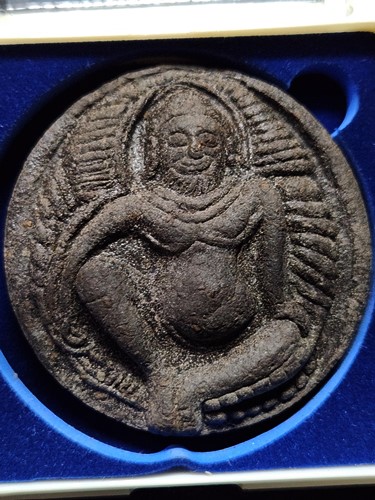 วัดชะเมา จ.นครศรีธรรมราช พระธนบดีศรีธรรมราช (เทพเจ้าแห่งโชคลาภ ค้าขายร่ำรวย) เนื้อมหาว่านมงคล  ปี48 