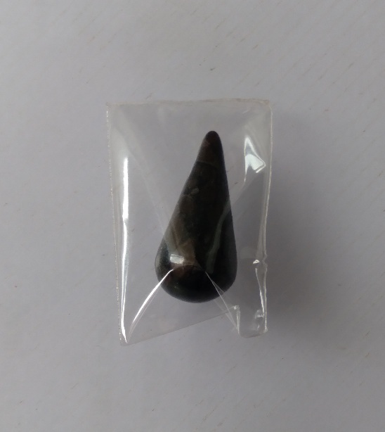 เครื่องรางหินแกะทรงหนดน้ำ