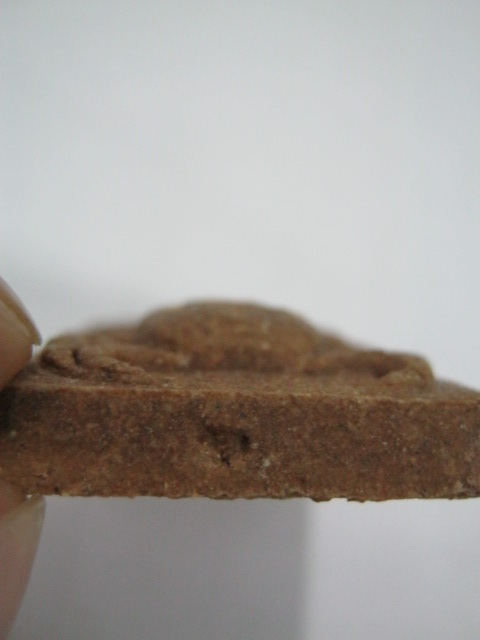 พระผงปูหนีบทรัพย์รุ่นแรก โรยว่านเถาวัลย์หลง หลวงปู่จักร วัดถ้ำเขารังไก่ ชัยนาท