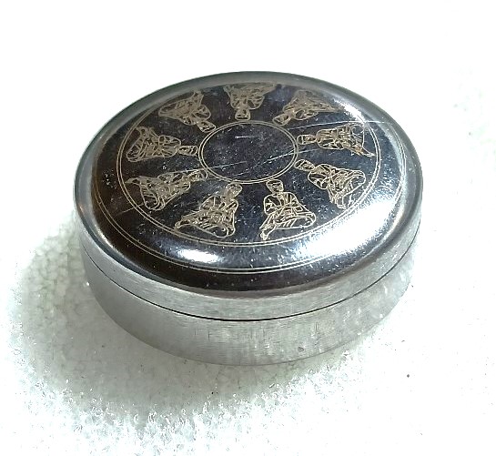 สีผึ้งเศรษฐี 9 พระยากินเมือง หลวงปู่ศิลา สิริจันโท ตลับสแตนเลส