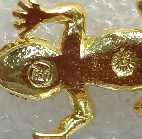 ขี้เกี้ยม ๙ หาง หลวงปู่มหาศิลา สิริจันโท เนื้อมวลสารโลหะอาถรรพ์ชุบทอง ปี2567 พิธีเดียวกับเหนือดวง2 