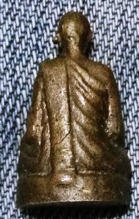 รูปหล่อเหมือนพระเกจิ