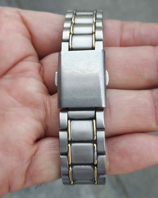 นาฬิกาข้อมือSEIKO AUTOMATIC หน้าปัทกว้าง3.8ซม สายยาว 19.2 ซม(เคาะเดียวแดง)