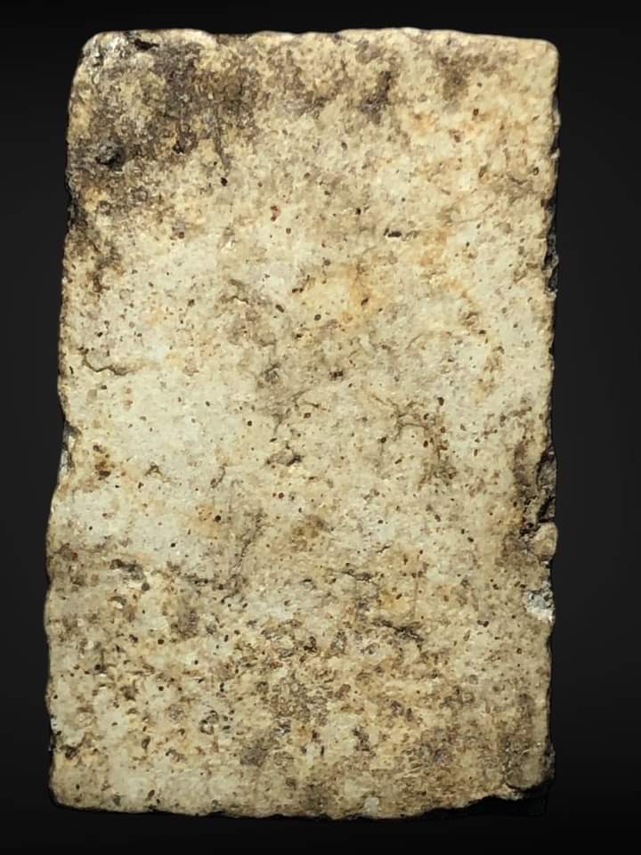 พระสมเด็จพิมพ์พระประธาน พิมพ์สวยทรงสวยเนื้อแกร่ง ๆ ยังพอมีมวลสาร