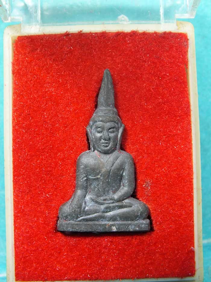 พระท่ากระดาน หลวงพ่อสรรเพชร รุ่นบ่อน้ำแร่ วัดวังขนาย จ.กาญจนบุรี