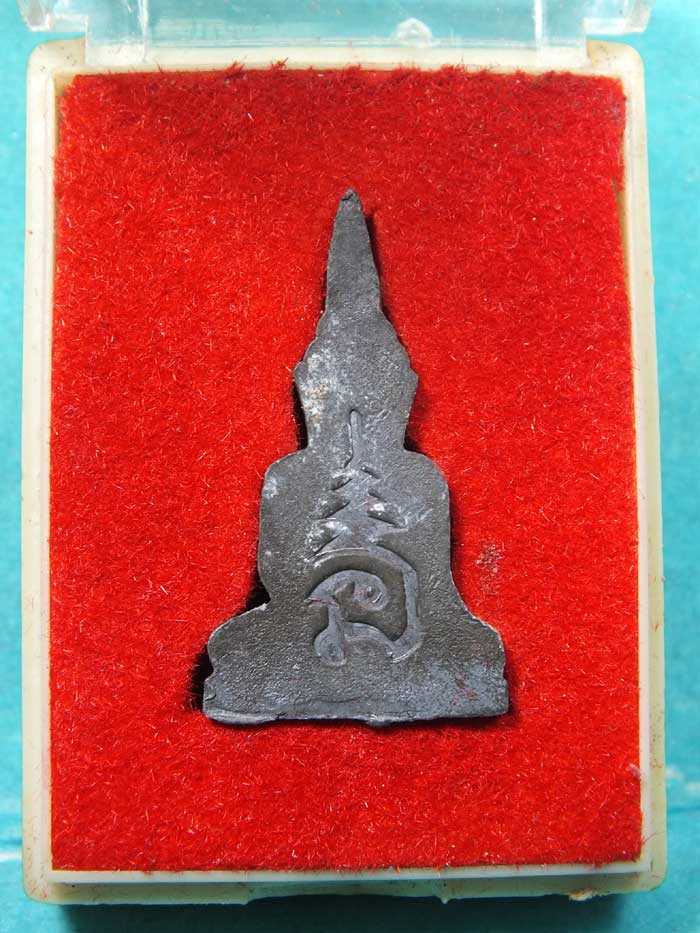 พระท่ากระดาน หลวงพ่อสรรเพชร รุ่นบ่อน้ำแร่ วัดวังขนาย จ.กาญจนบุรี