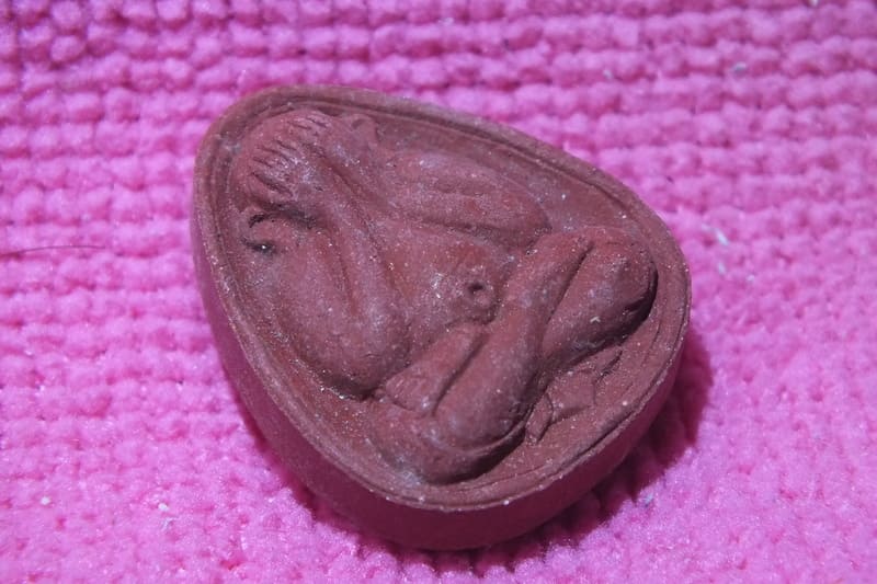 พระปิดตา หลวงปู่แย้ม วัดตะเคียน สวยๆครับ