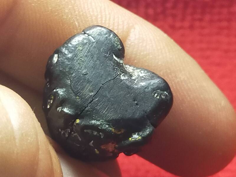 พระปิดตา เนื้อเมฆพัตร ไม่ทราบที่ ดูแล้วชอบ เคาะเลยครับ