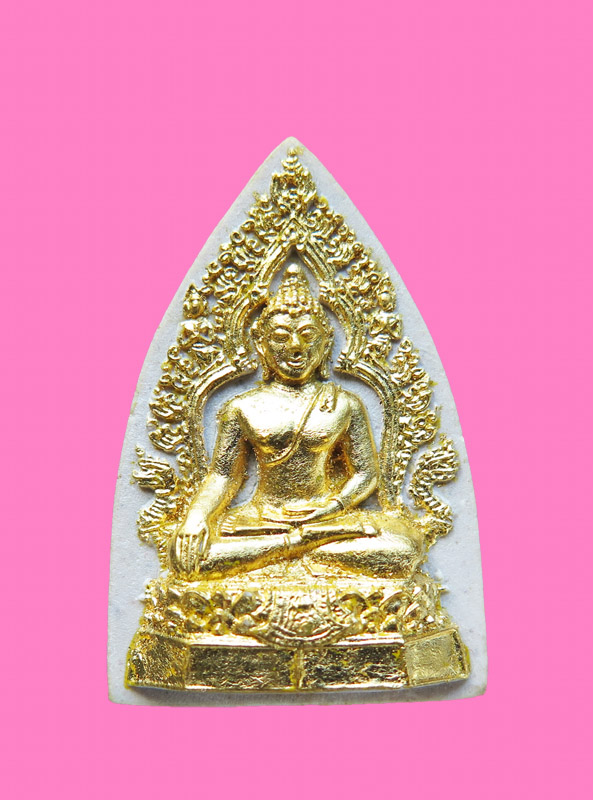 พระพุทธมงคลรัตน์ภูมิพัฒน์มหามุนี หลังภปร.วัดมงคลรัตนาราม USA.เนื้อผงปิดทองพิมพ์ใหญ่ ๒๕๒๓พร้อมกล่อง