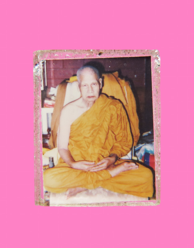 รูปอัดกระจกหลังปั้มยันต์ หลวงปู่แย้ม วัดสามง่าม นครปฐม